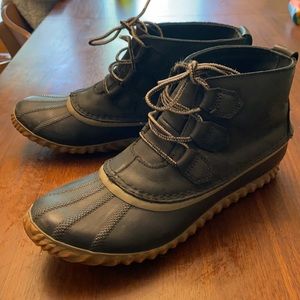 Sorel Out n’ About leather bootie